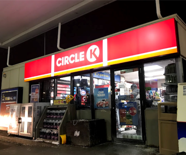 a building with a sign that says circle k on it.