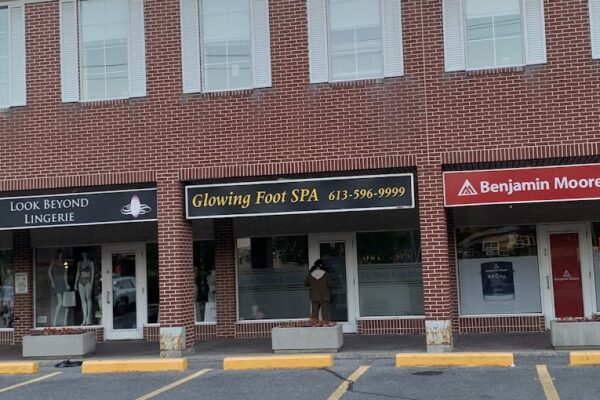 Glowing Foot Spa
